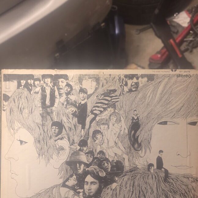 The Beatles — Revolver cover